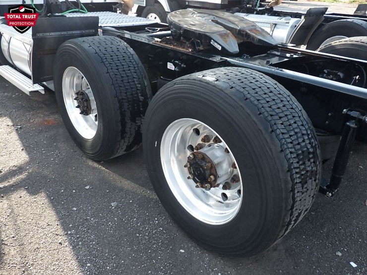 2024-kenworth-t680-image-13