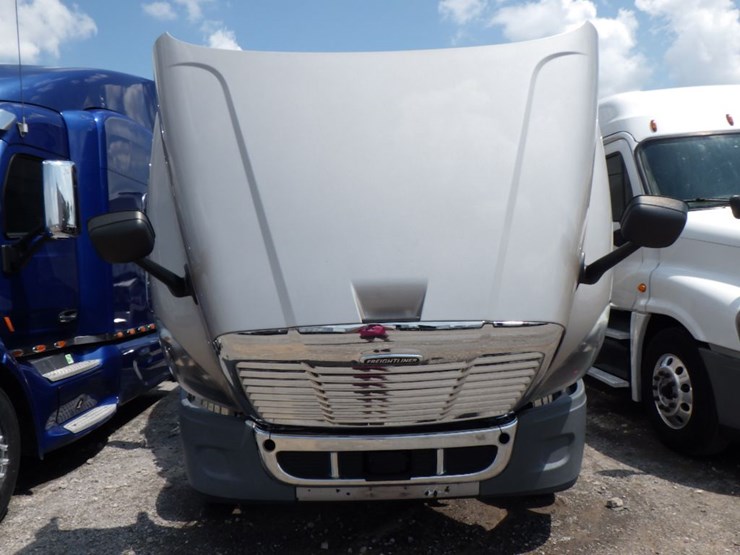 2017-freightliner-cascadia-125-image-27