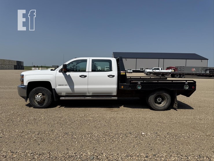 2015-chevrolet-3500hd-image-5