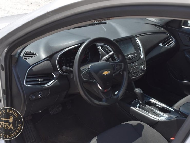 2018-chevrolet-malibu-46449-image-12
