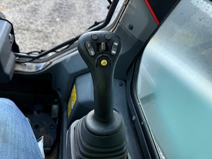 2021-bobcat-t66-image-21
