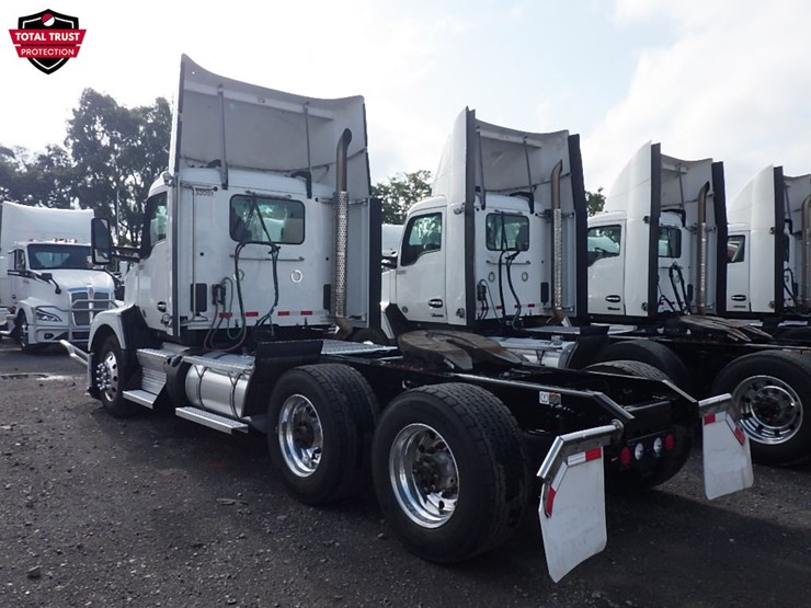 2024-kenworth-t680-image-12