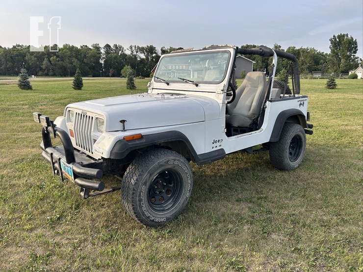 1993-jeep-wrangler-image-1