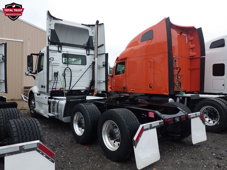 2024-volvo-vnr300-image-11