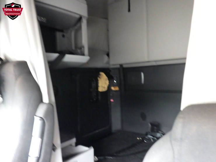2023-kenworth-t680-image-26