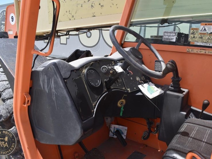 2012-jlg-g9-43a-image-25