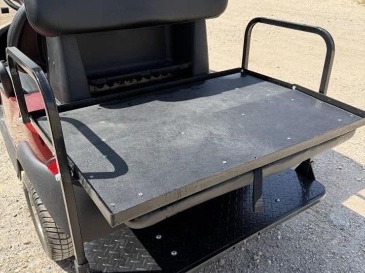 l3---club-cart-gas-golf-cart-image-8