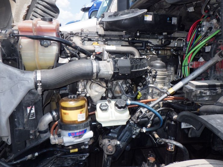 2017-freightliner-cascadia-125-evolution-image-19