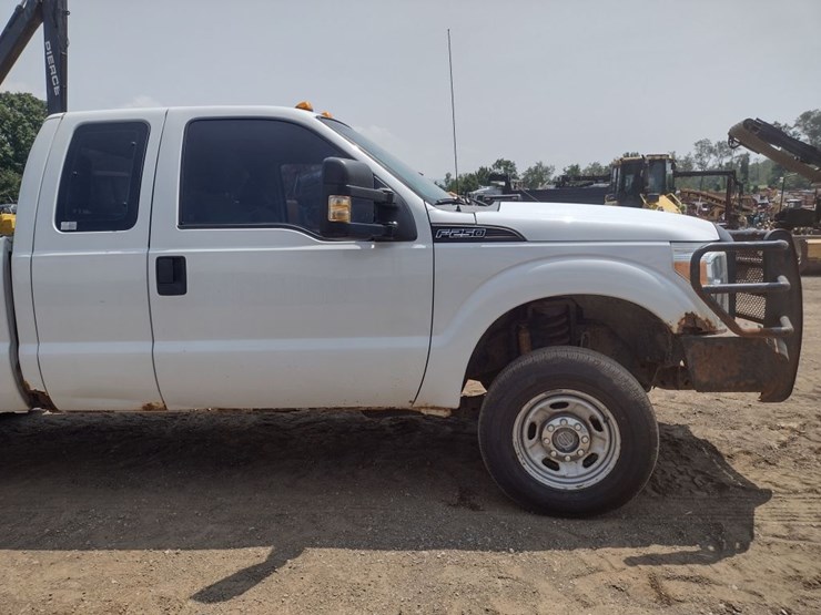 12-ford-f250-image-21