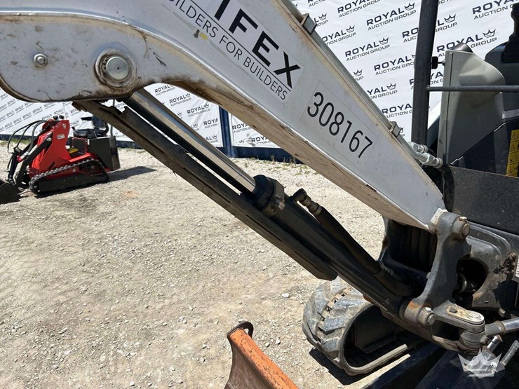 2021-bobcat-e26-image-19