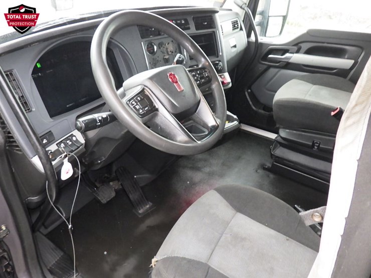 2023-kenworth-t680-image-22