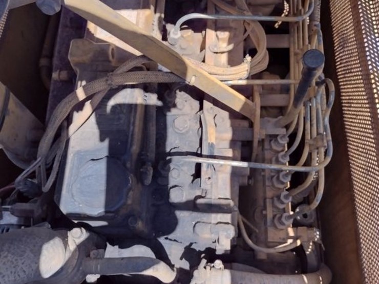caterpillar-d4c-image-24