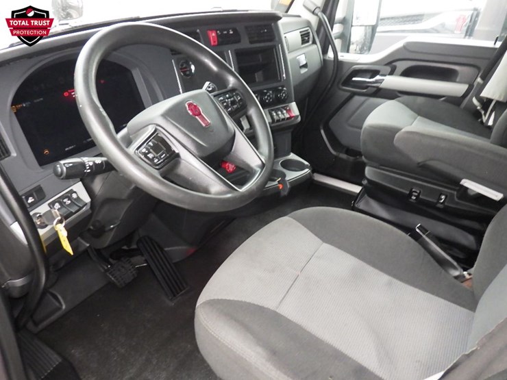 2023-kenworth-t680-image-23