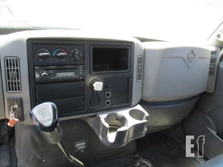 2010-international-durastar-4300-image-9