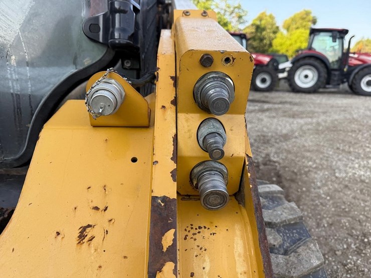 2020-caterpillar-272d3-image-11