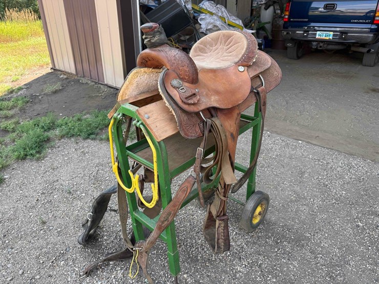 circle-y-brand-saddle-image-1