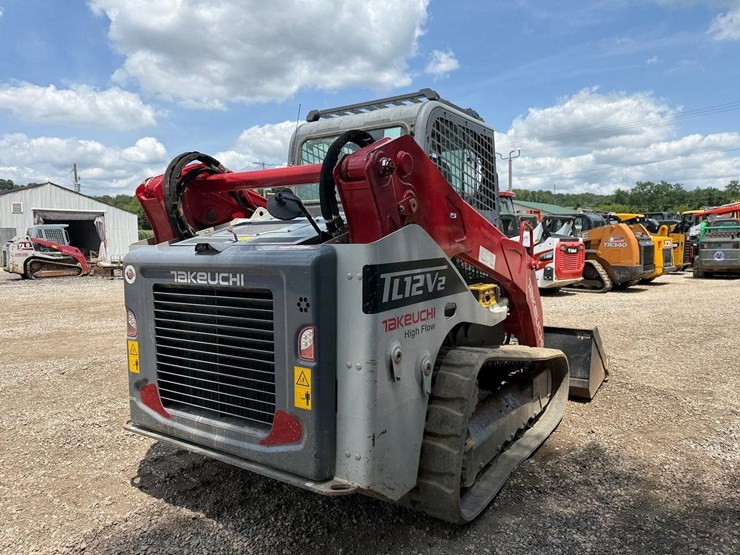 2023-takeuchi-tl12v2-image-4