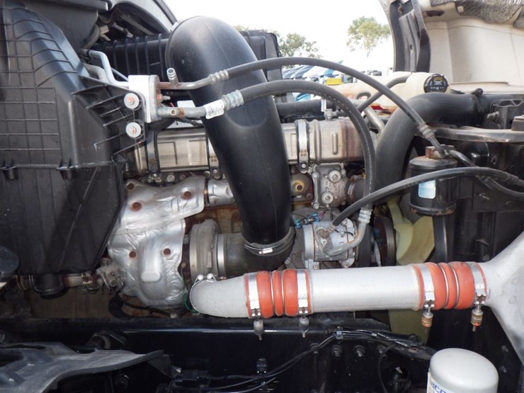 2021-freightliner-cascadia-126-image-32