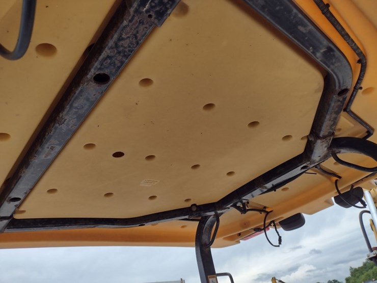 john-deere-110-image-11