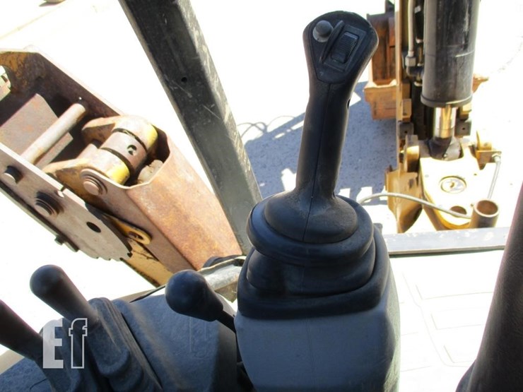 2010-caterpillar-420e-image-16