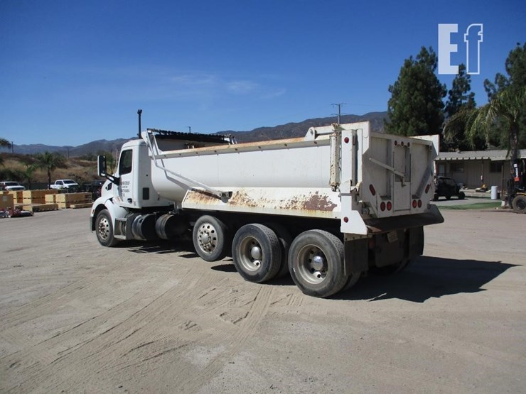 2016-peterbilt-579-image-4