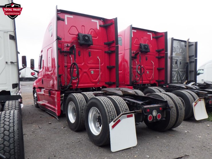 2022-freightliner-cascadia-126-image-14