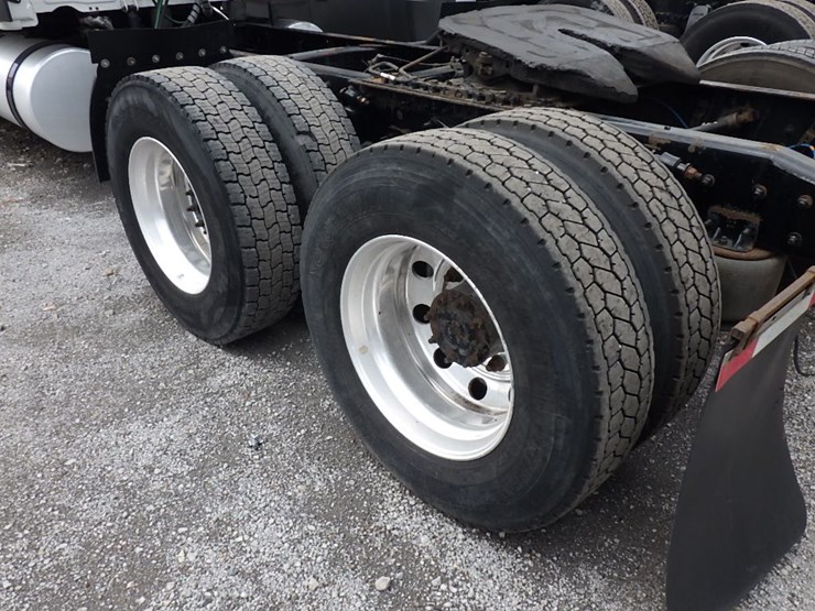 2018-freightliner-cascadia-125-evolution-image-15