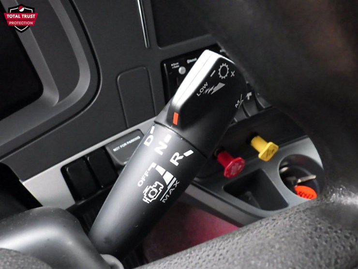 2023-kenworth-t680-image-25