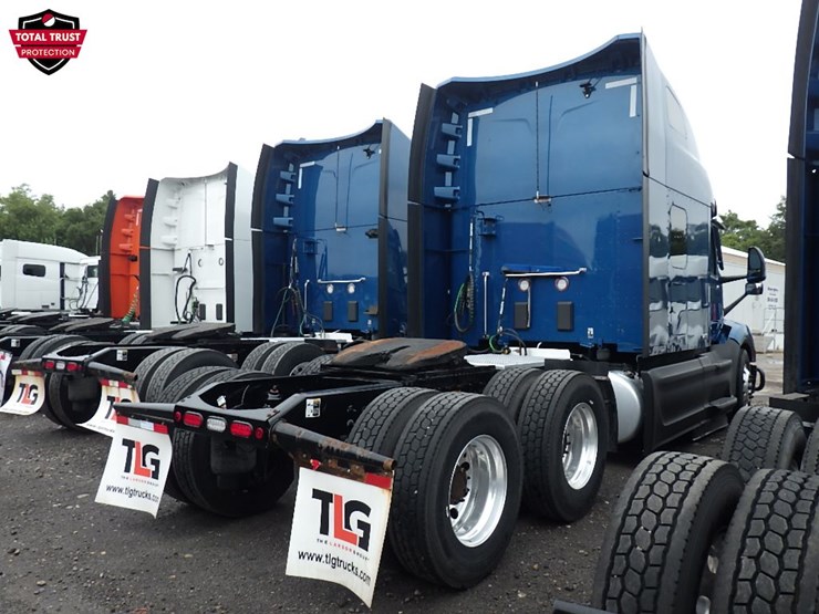 2023-peterbilt-579-image-9