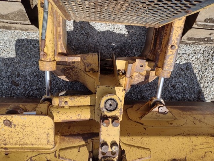 caterpillar-d4c-image-22