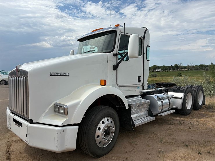 2008-kenworth-t800-image-1