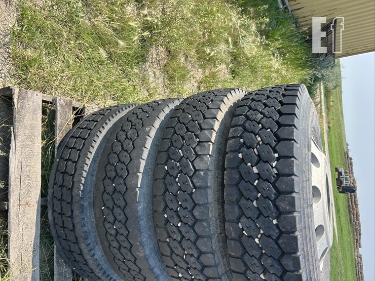 4x-295/75r22.5-rims-and-tires-image-8