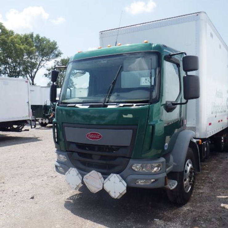 2016 PETERBILT 220