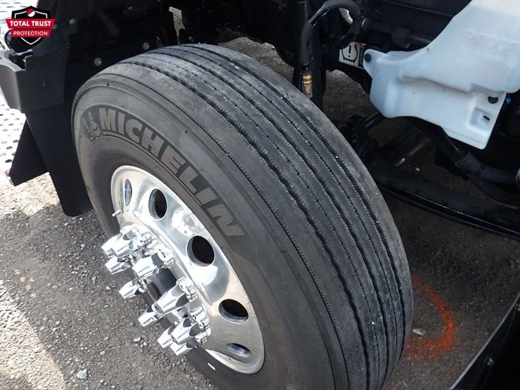 2024-kenworth-t680-image-25