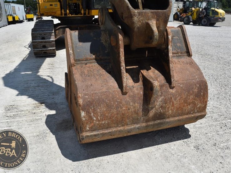 2016-deere-350g-lc-image-20