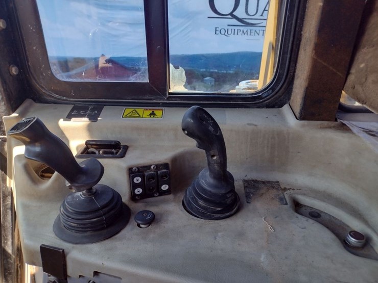 caterpillar-d6t-lgp-image-8