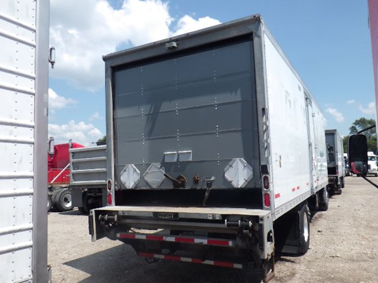 2016-peterbilt-220-image-7