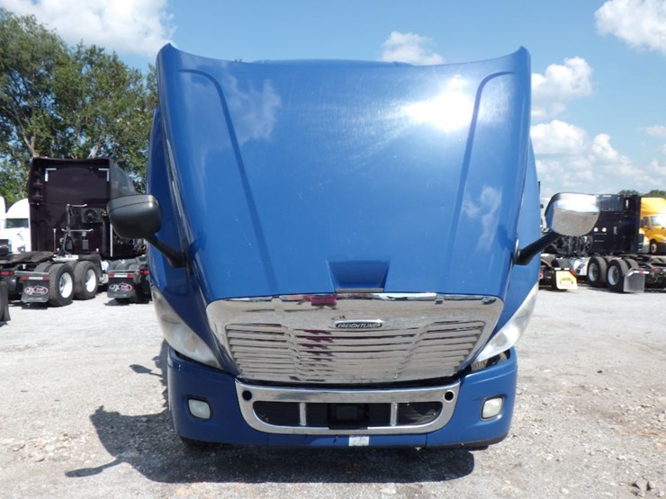 2018-freightliner-cascadia-125-evolution-image-26