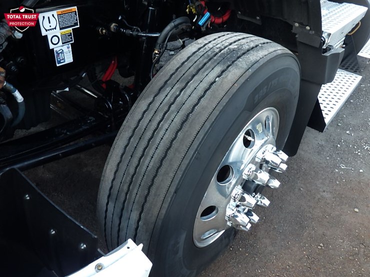 2024-kenworth-t680-image-21