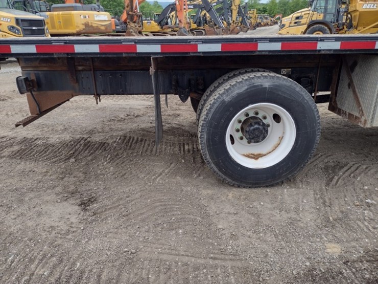 peterbilt-337-image-32
