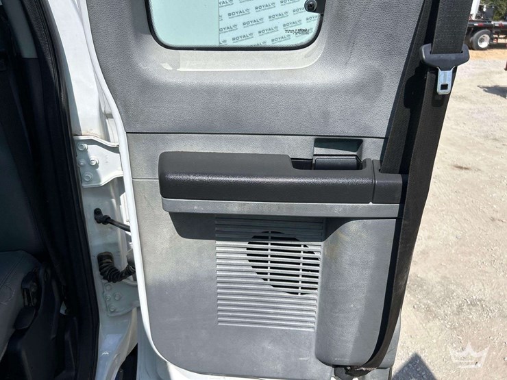 2015-ford-f750-image-21