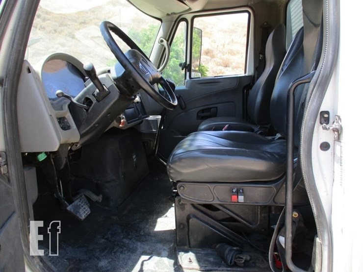 2010-international-durastar-4300-image-7