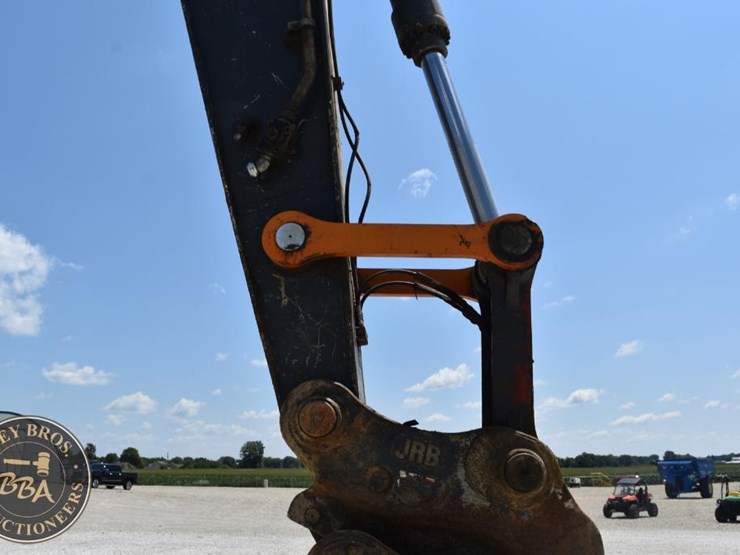 2016-deere-350g-lc-image-24