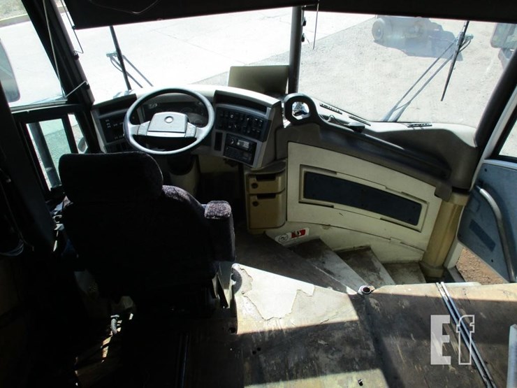 1999-mci-e4500-image-19