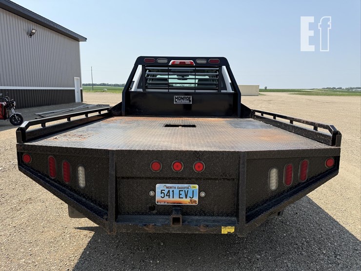 2015-chevrolet-3500hd-image-11