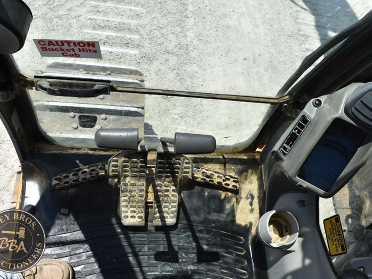 2016-deere-350g-lc-image-67
