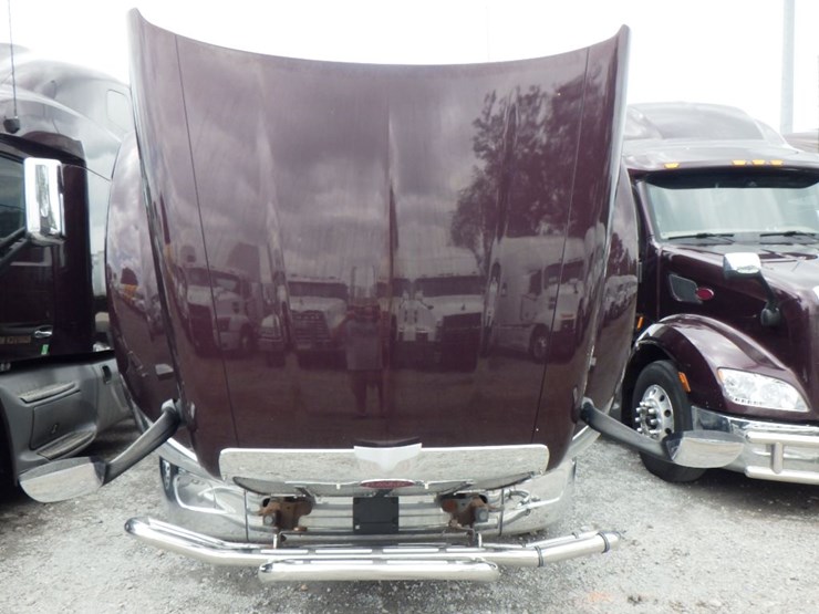 2019-peterbilt-579-image-26