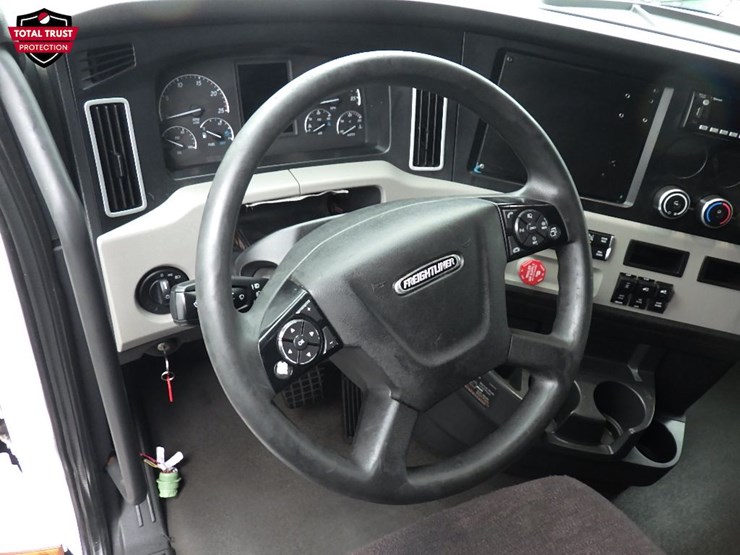2023-freightliner-cascadia-126-image-20