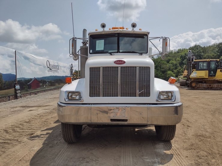 peterbilt-330-image-4