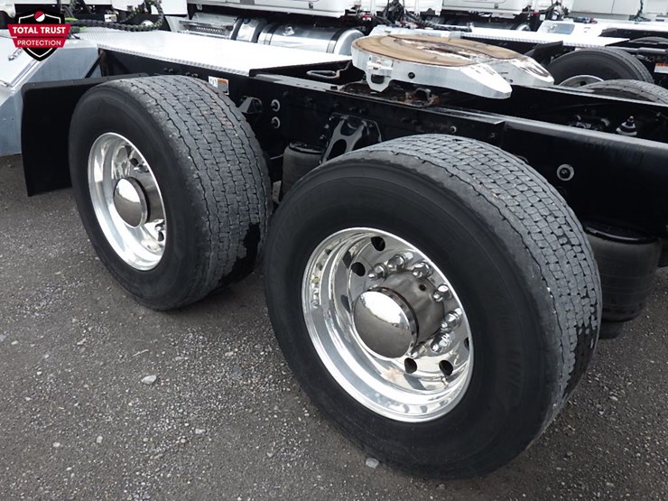 2024-kenworth-t680-image-15
